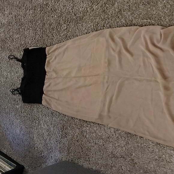 STUNNING CHIFFON LIKE DRESS BLACK AND NUDE BROWN - Picture 6 of 8